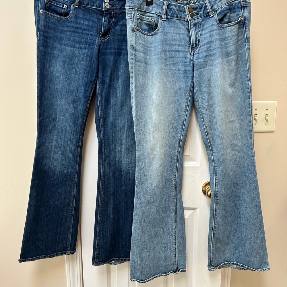 American Eagle Outfitters Flared Jeans in Dark Blue & Light Blue